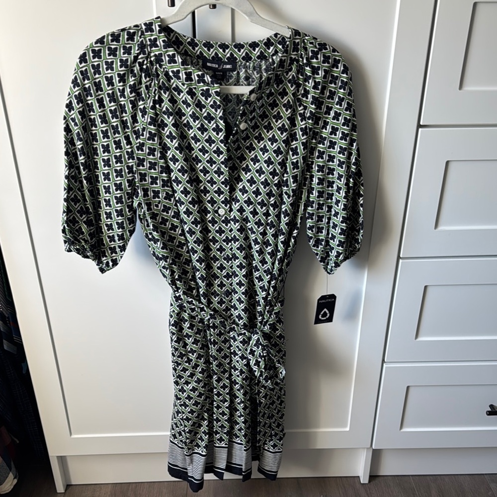 Elegant Green and Black Patterned Dress